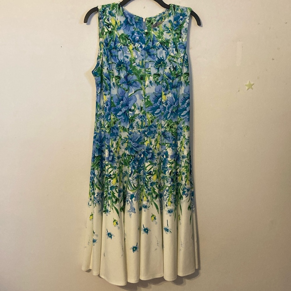 Floral Blue and White Sleeveless Dress